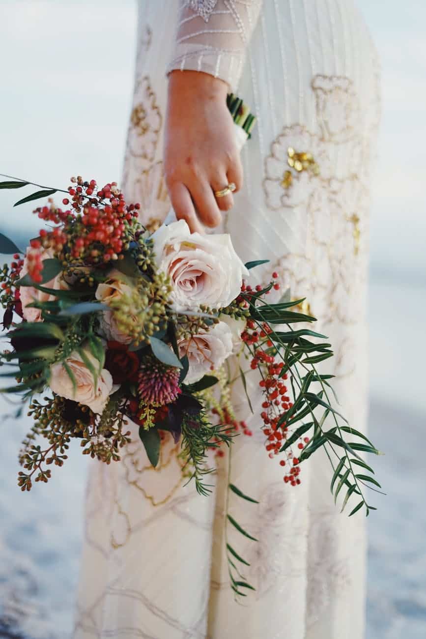 Burgundy Wedding Flowers Arrangement Guide (9+ Best Ideas For 2022)